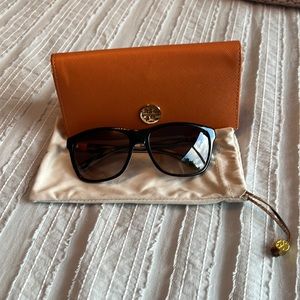Woman’s Tory Burch sunglasses
